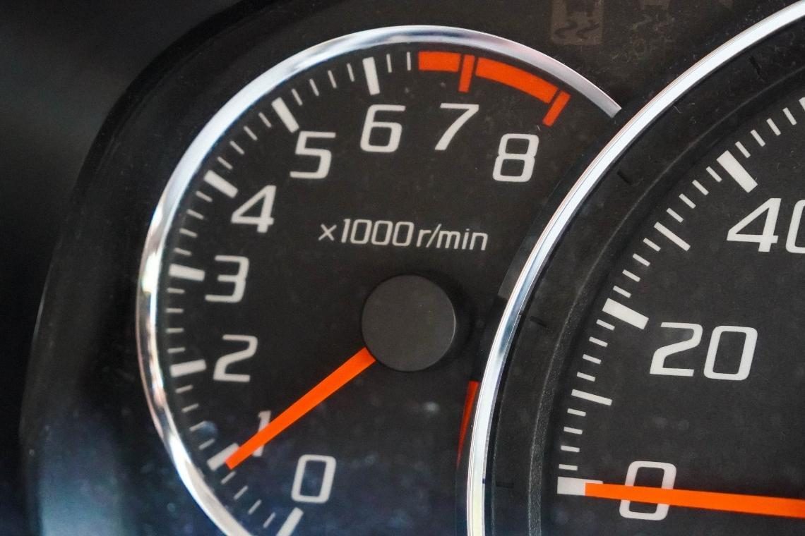 Motorist skozi naselje s 120 kilometri na uro