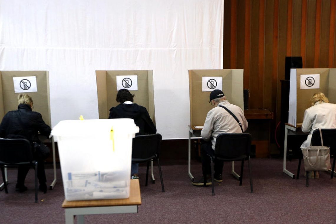 Volitve v BiH v znamenju velikega poraza Izetbegovića in Schmidtovih sprememb volilne zakonodaje
