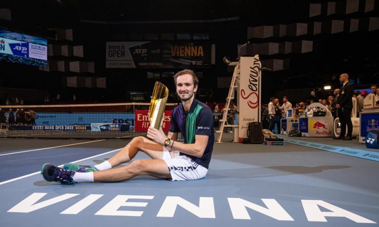 Medvedjev v finalu Dunaja ugnal Shapovalova