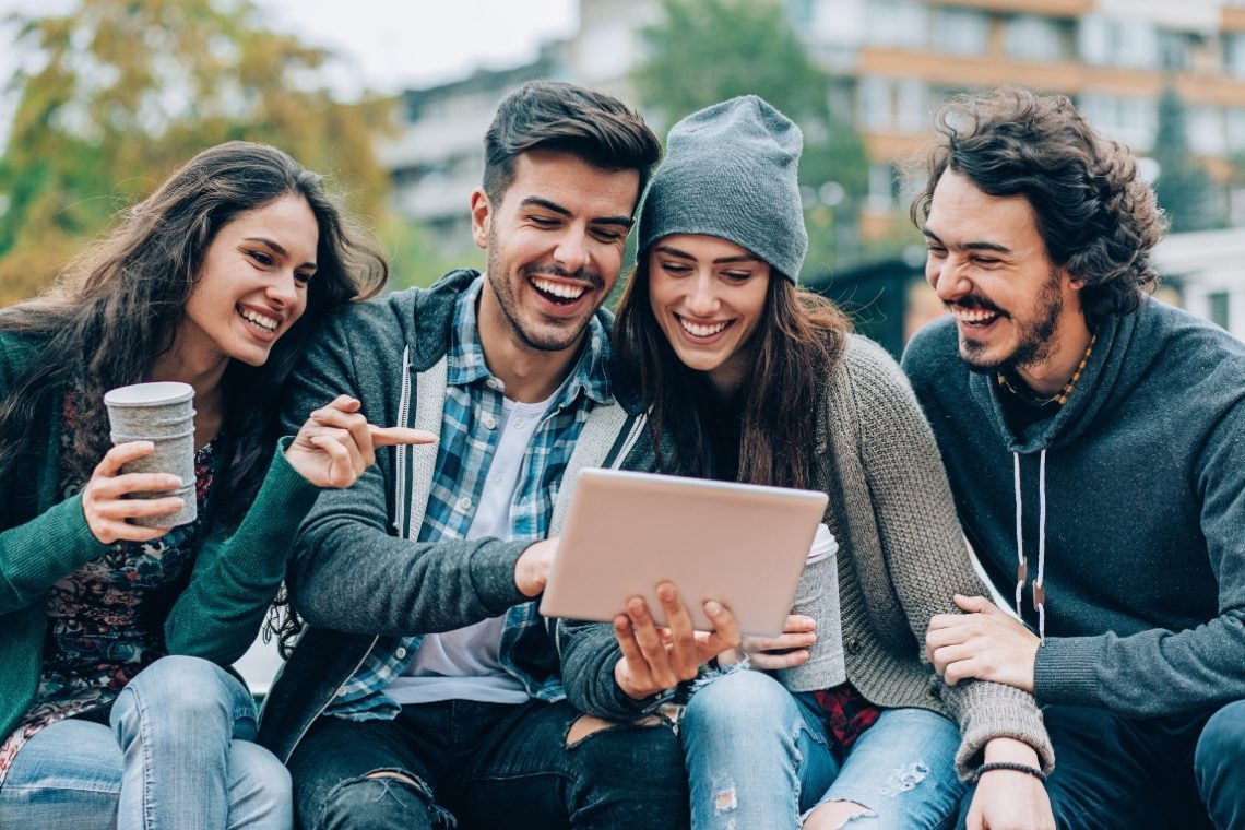 Veljati je začel akt o digitalnih storitvah