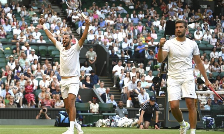 Igralke v Wimbledonu bodo lahko nosile temno spodnje perilo