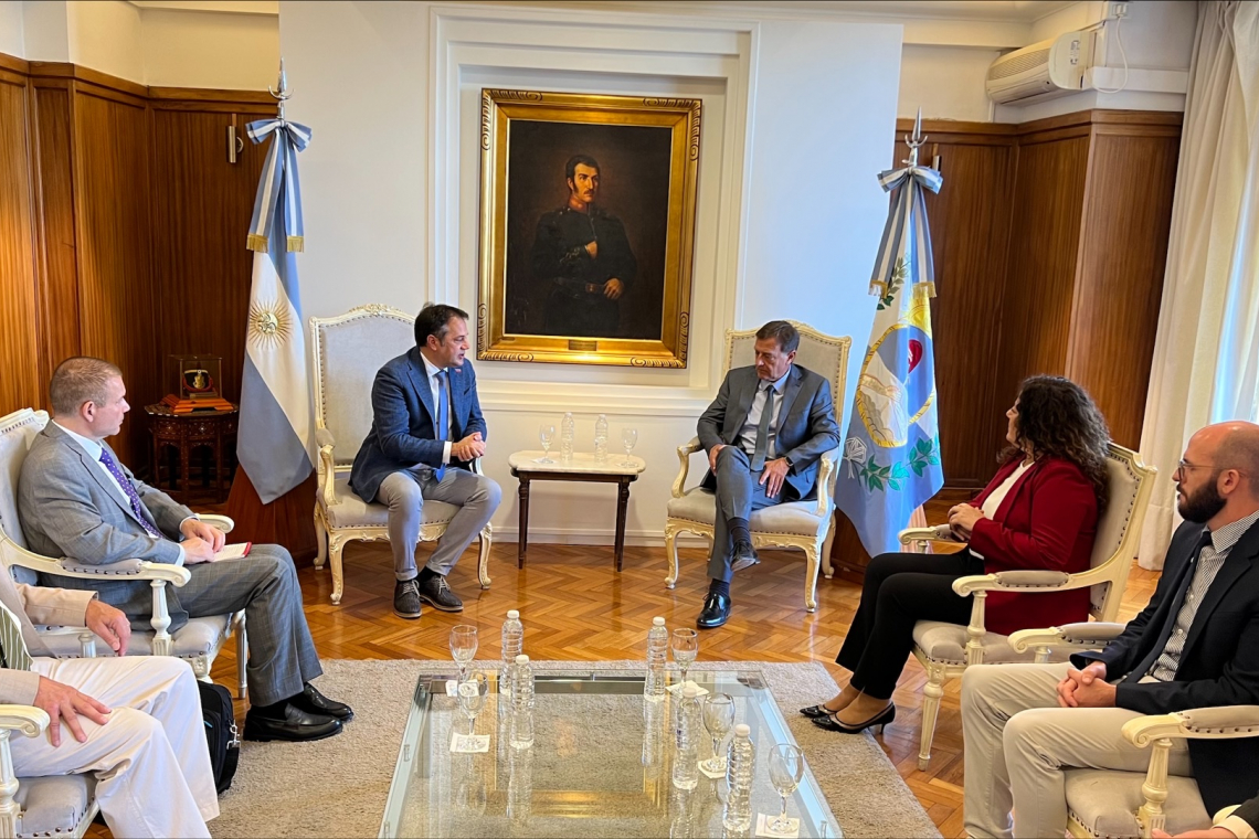 Minister Arčon na prvem Vseslovenskem srečanju v Argentini