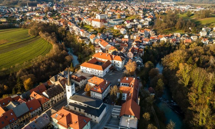 Pri Osnovni šoli Vinica okrepili prometno varnost