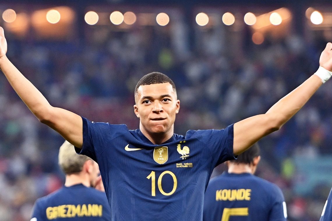Mbappe z dvema goloma Francijo popeljal v osmino finala