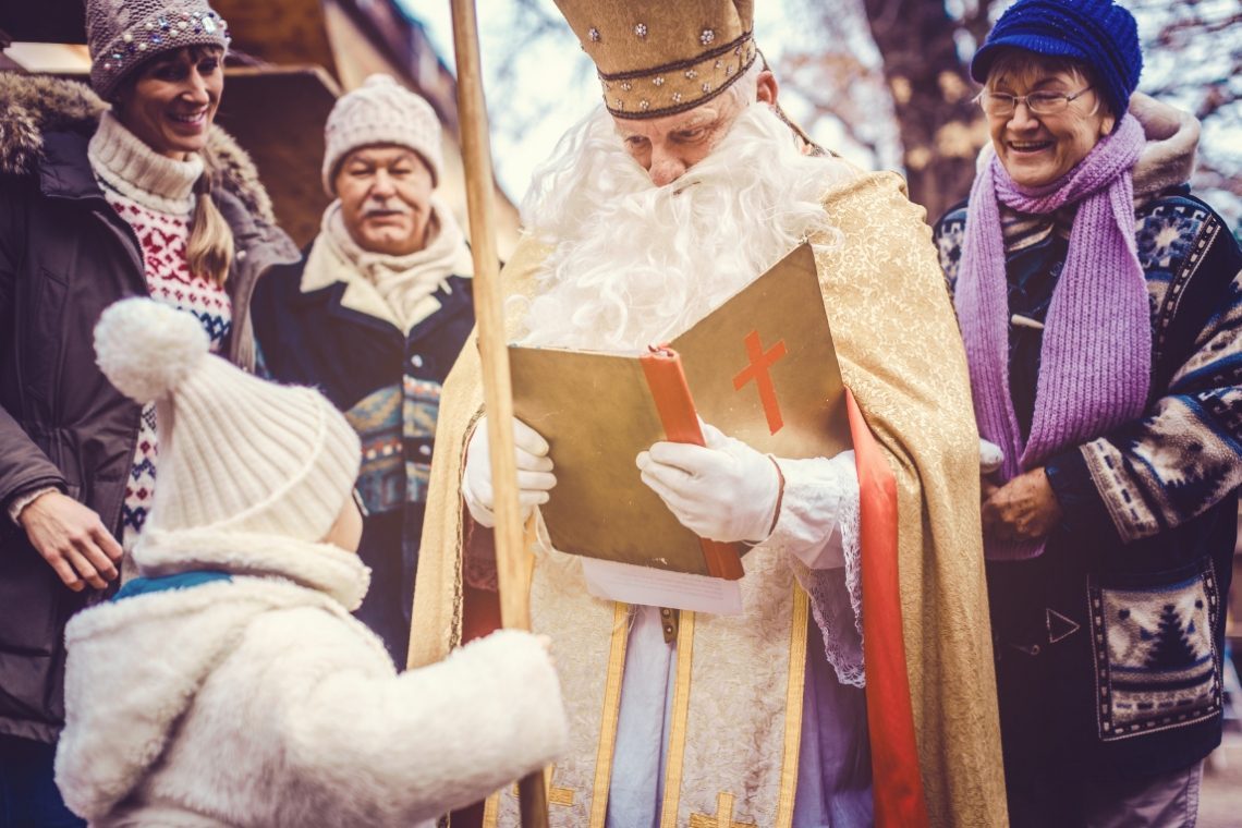 Otroke bo ponoči obiskal Miklavž