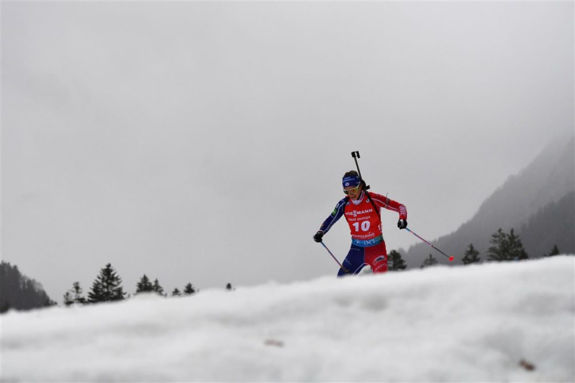 Štafeta Francozinjam, slovenske biatlonke ujete pred ciljem