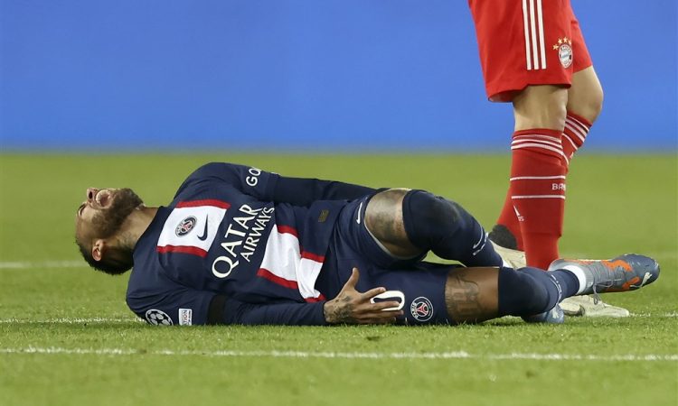 Neymar mora na operacijo in bo odsoten od 3 do 4 mesece
