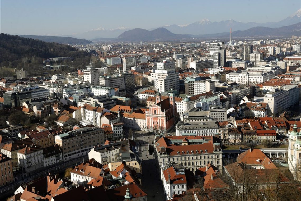 Ljubljanska občina za častna občana predlaga Elzo Budau in Stanka Kristla 