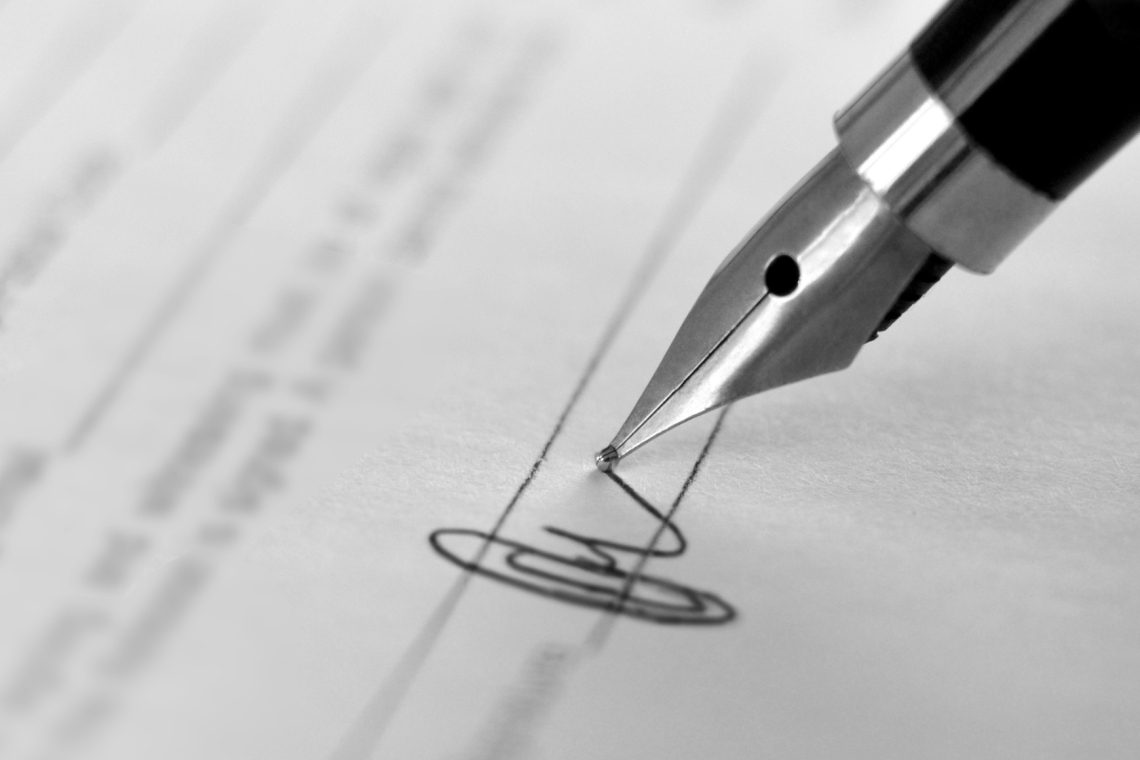 Začetek zbiranja podpisov za prepoved objave političnih anket pred volitvami
