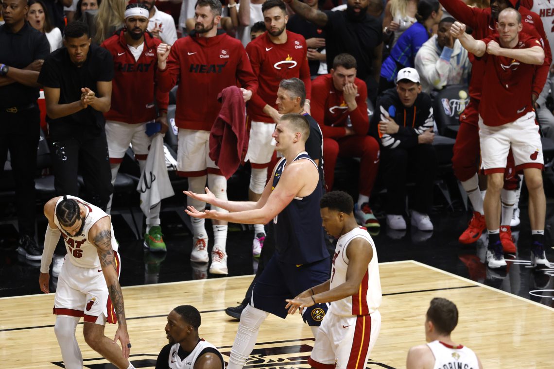 Denver le še zmago oddaljen od naslova prvaka