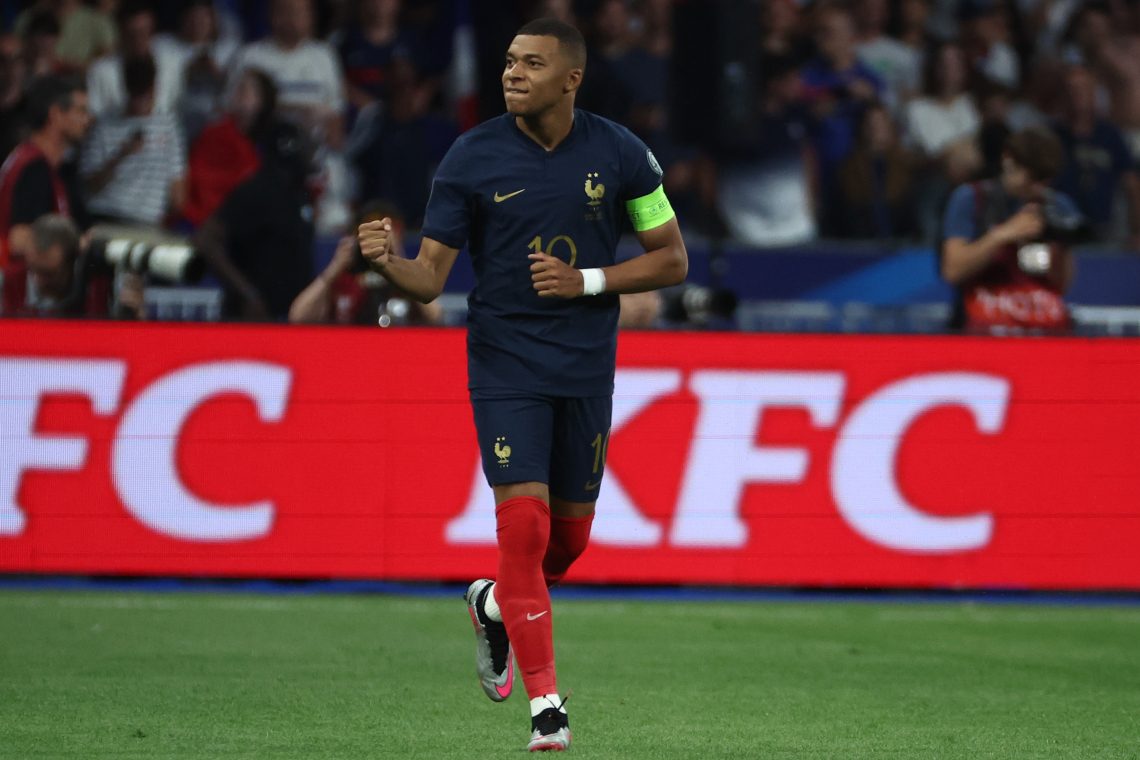 PSG naj bi Mbappeju ponudil milijardo evrov