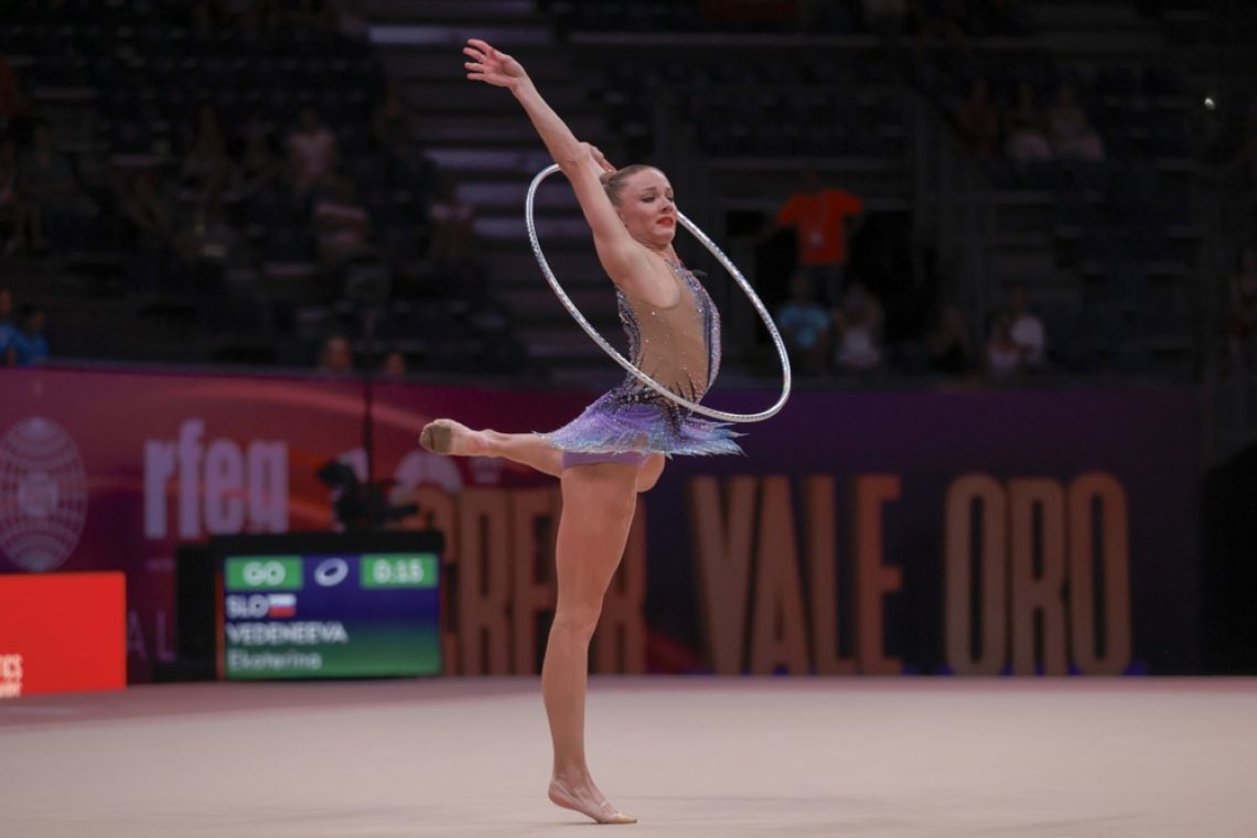 Vedenejeva na SP s štirimi finali in z olimpijsko kvoto