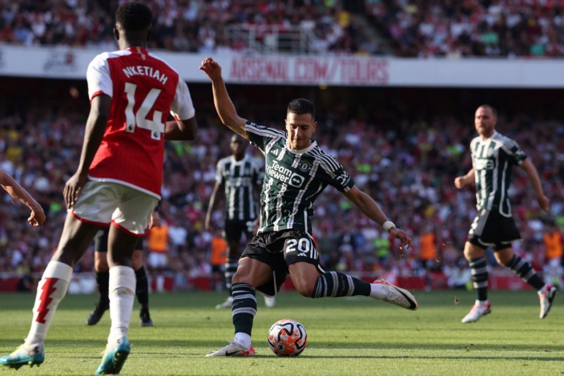 Arsenal v sodniškem dodatku do zmage nad Manchester Unitedom