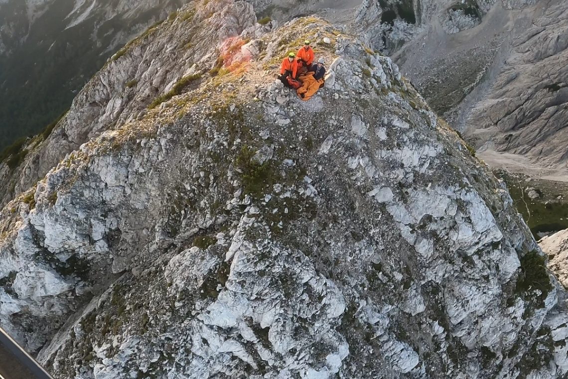 Reševanje na območju Jezerskega / Foto: Letalska policijska enota 