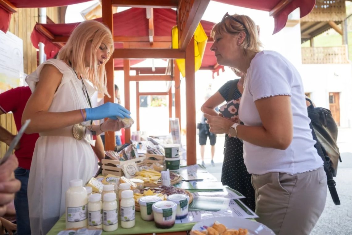 V Podbrezjah dogodek za povečanje uporabe lokalnih živil v javnih zavodih