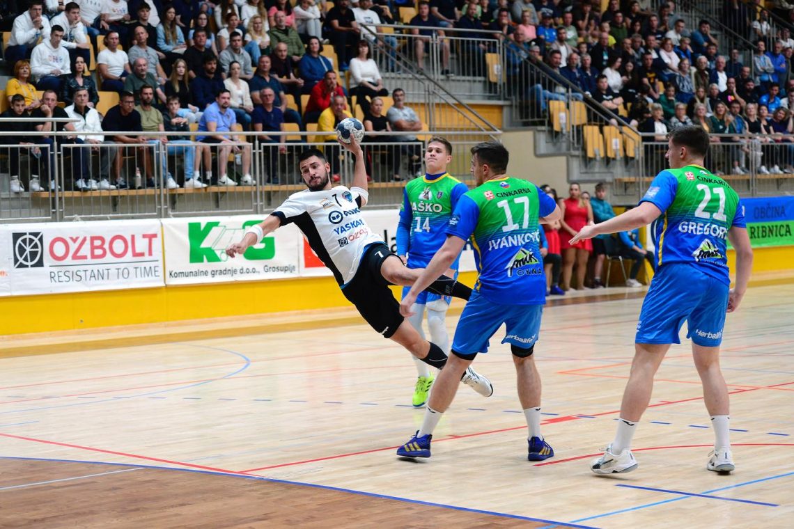  Rokometaši Celja Pivovarne Laško so v gosteh premagali Riko Ribnico z 38:37