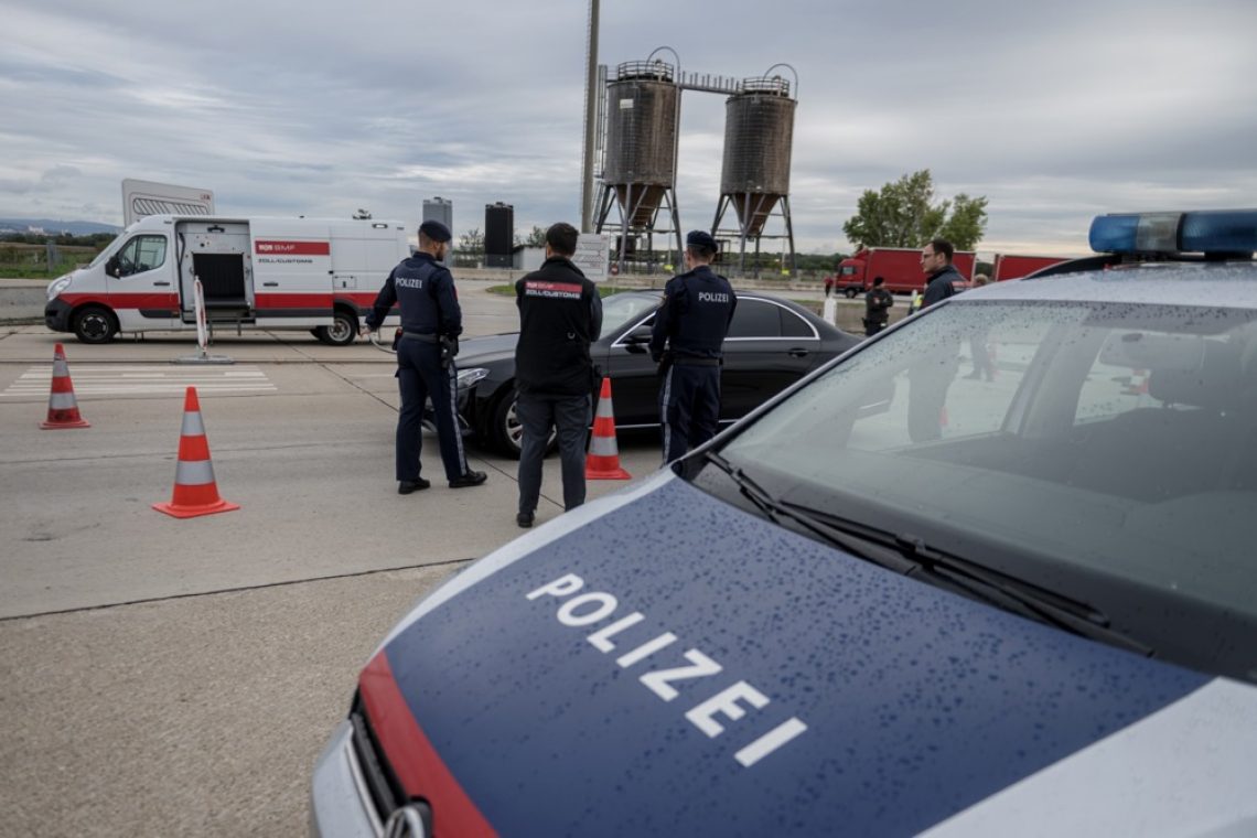 Avstrija znova podaljšala nadzor na meji s Slovenijo