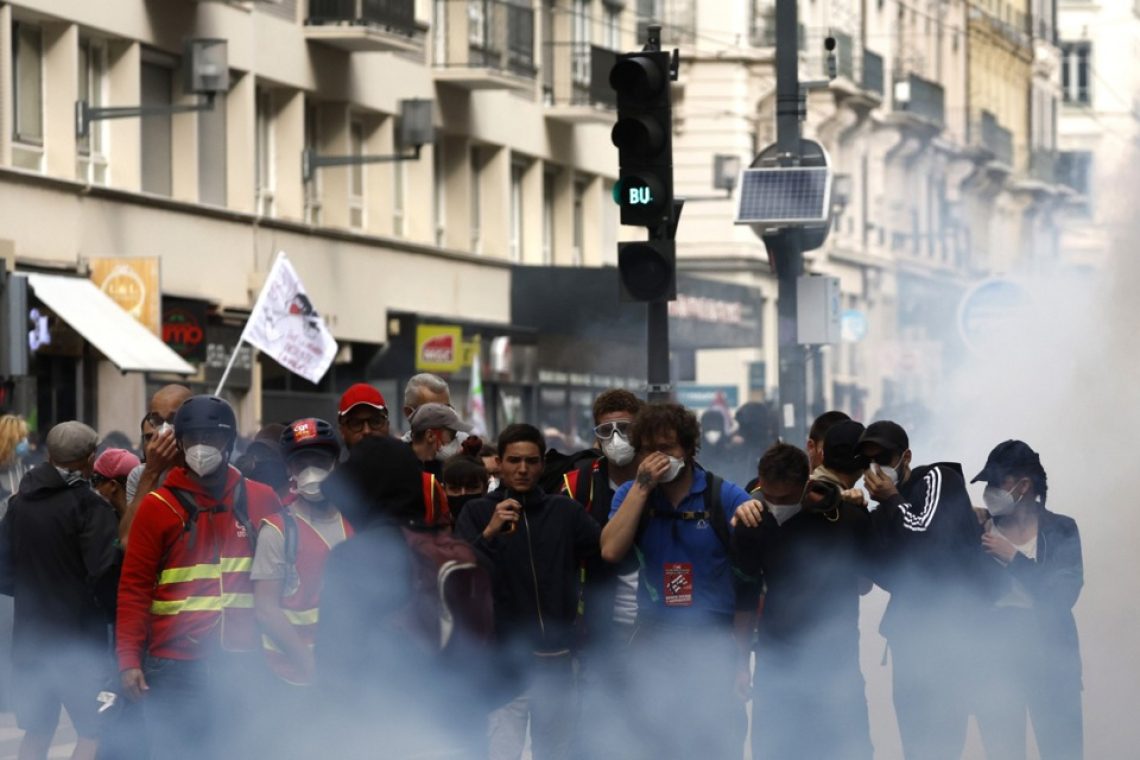 Tekma Marseille-Lyon prestavljena zaradi napada na Lyonov avtobus