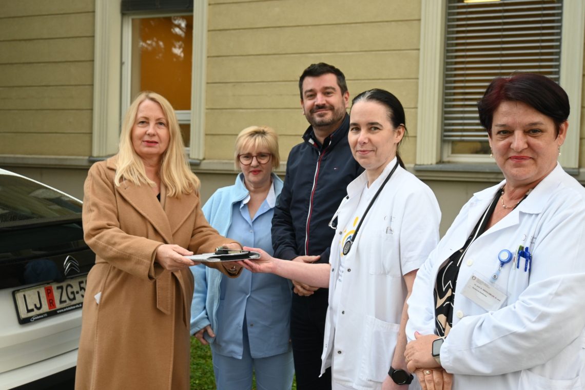 Onkološki inštitut z novim električnim vozilom