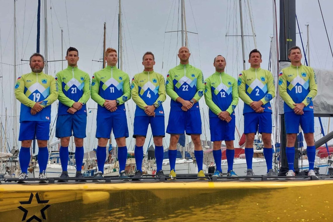 Slovenski jadralci v drugi regati osmine finala zlatega pokala za sekundo zgrešili zmago