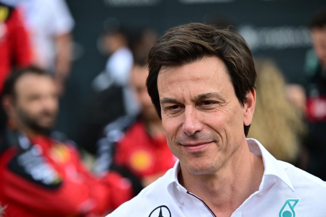 Wolff še tri sezone na čelu Mercedesove ekipe