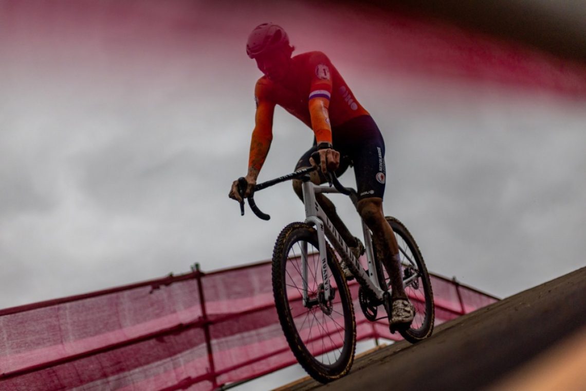 Van der Poel še šestič svetovni prvak v ciklokrosu