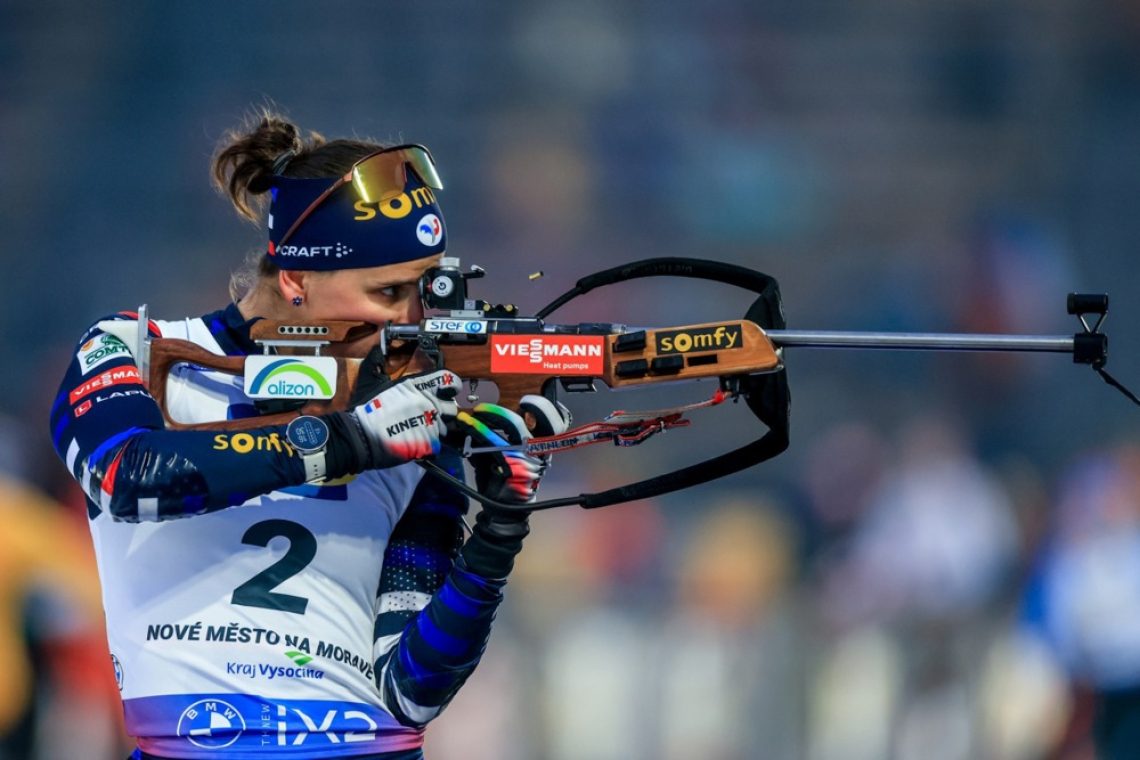 Julia Simon še do tretjega zlata, Slovenke daleč od elite