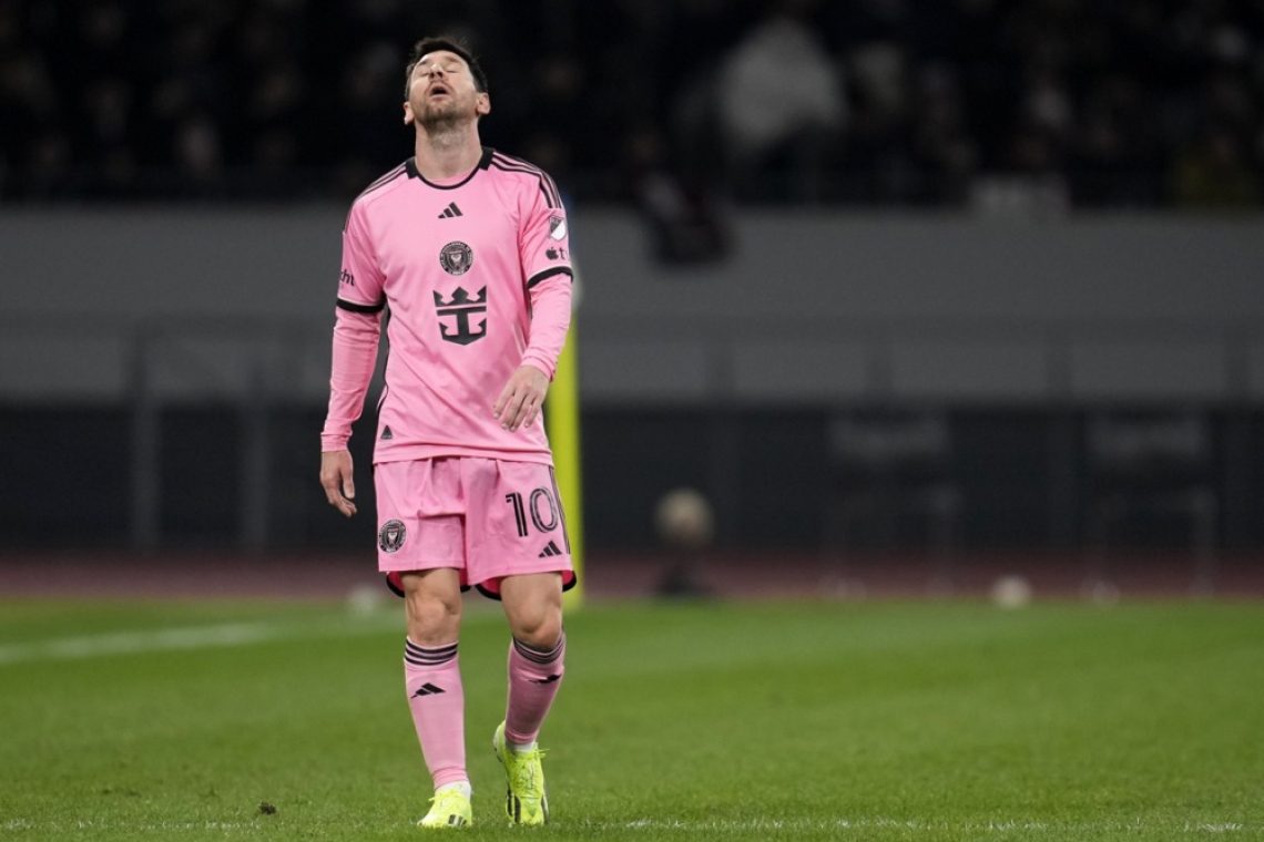Messi vztraja, da v Hongkongu ni igral zaradi poškodbe