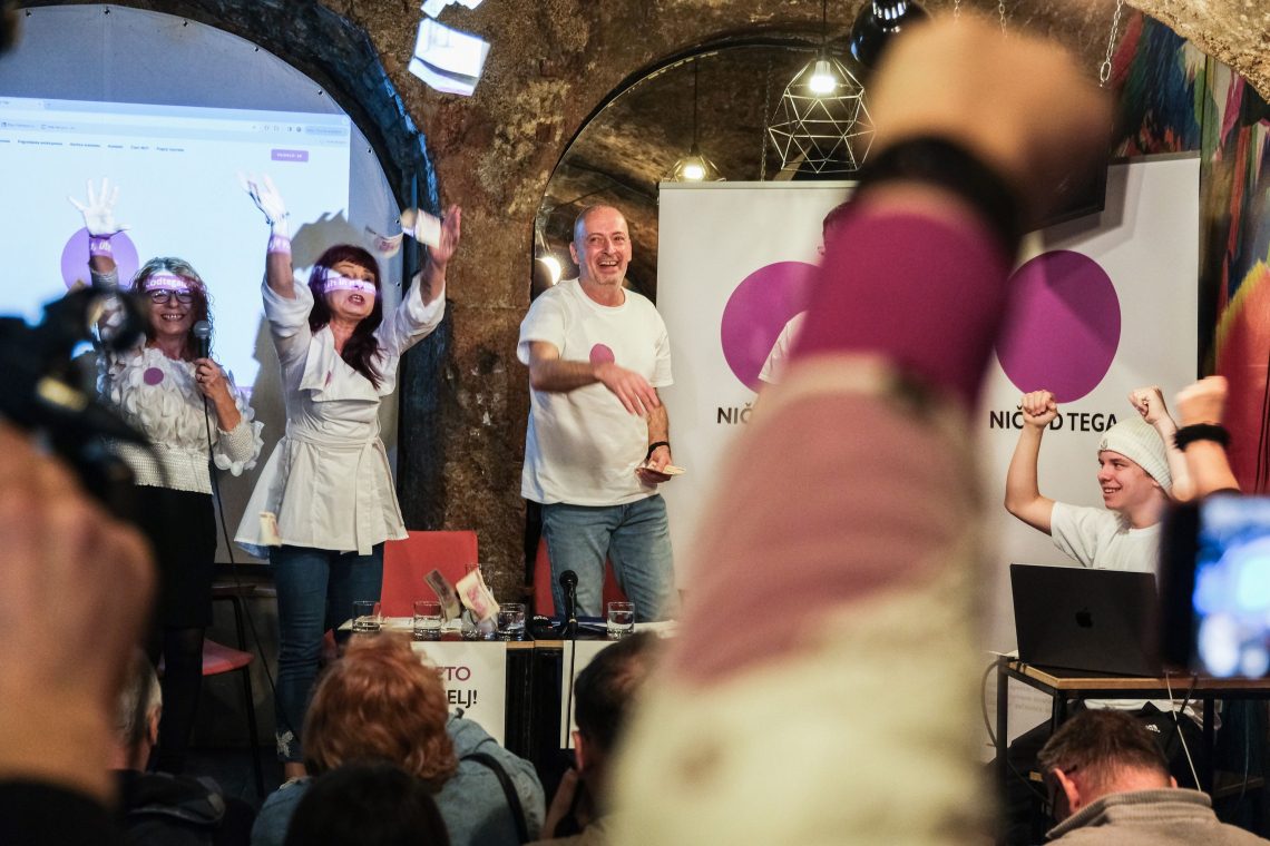 Violeta Tomić s satiro napovedala vnovično aktivacijo na evropskih volitvah