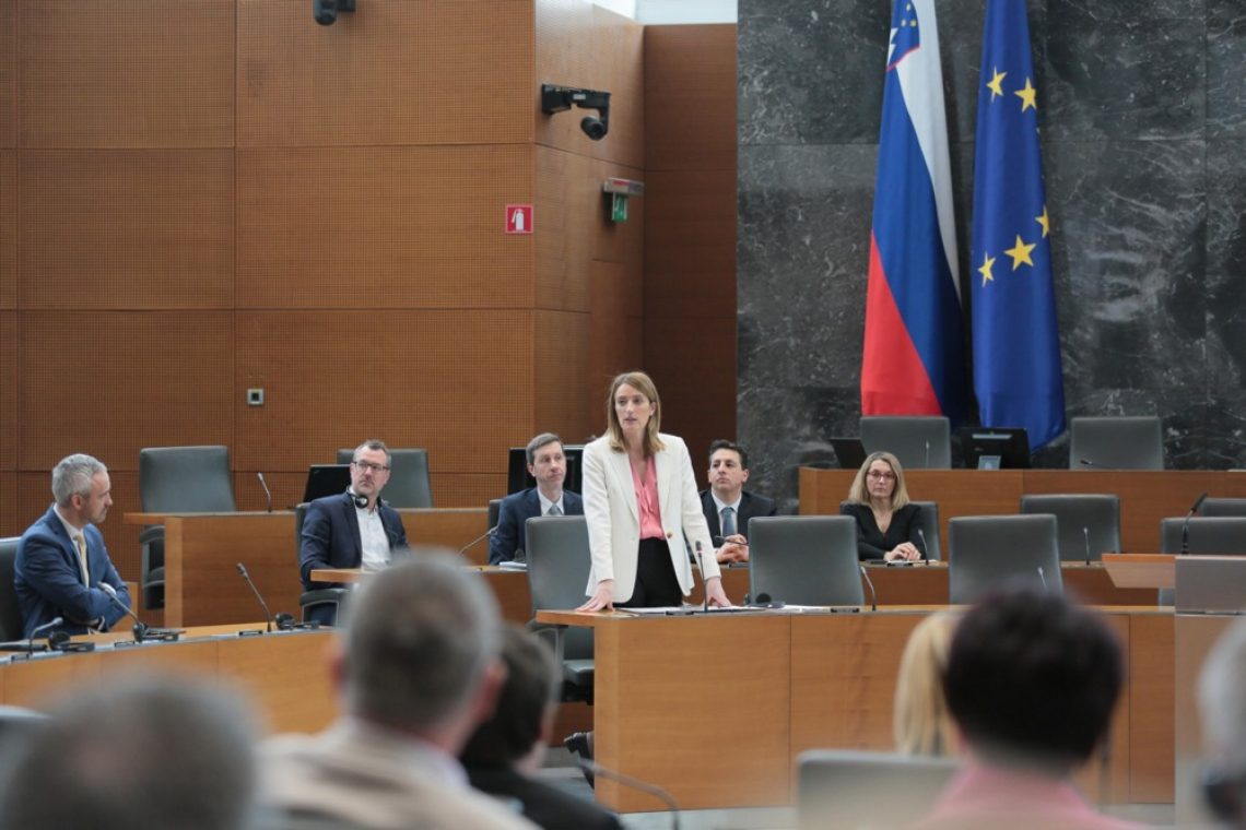 Metsola v DZ pozvala Slovence k udeležbi na evropskih volitvah