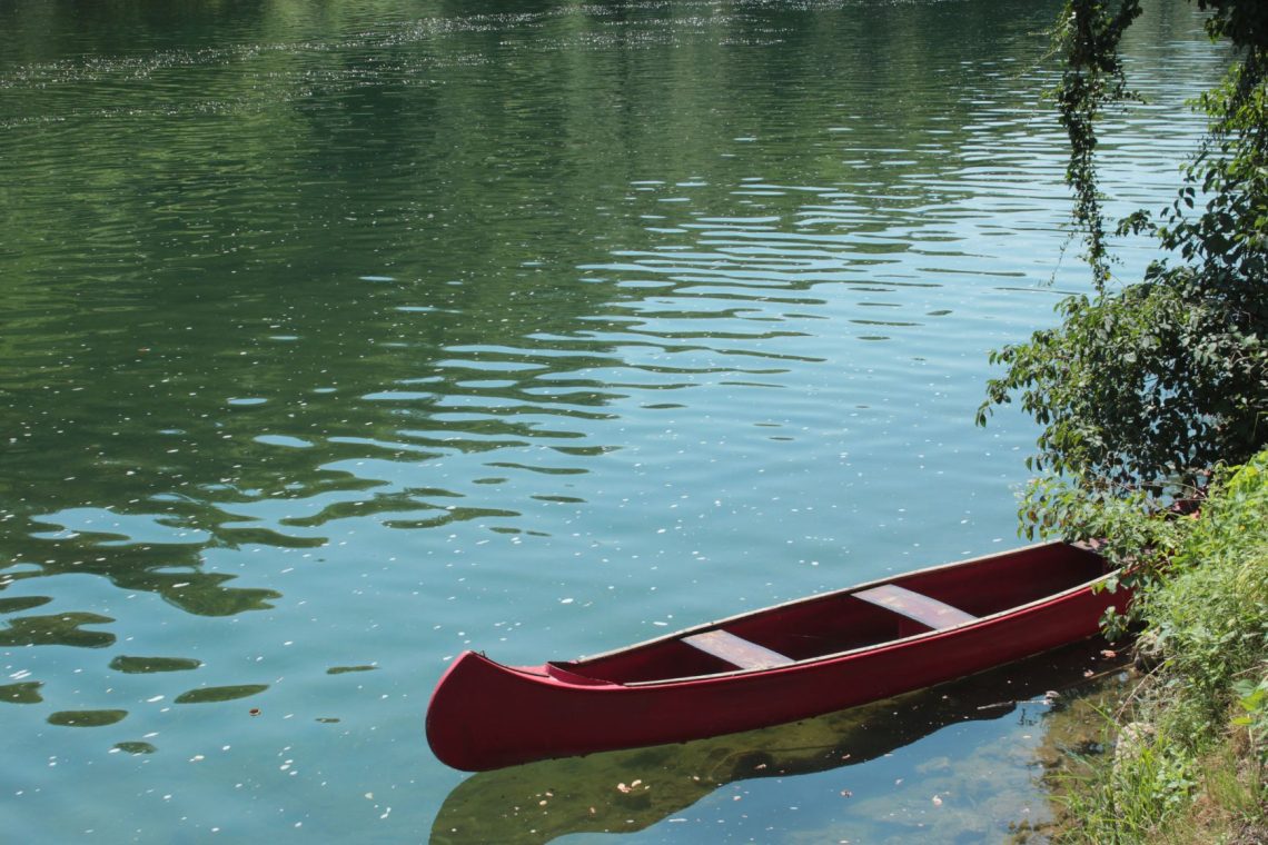 V bližini naselja Gradac v reki Kolpi našli okostje