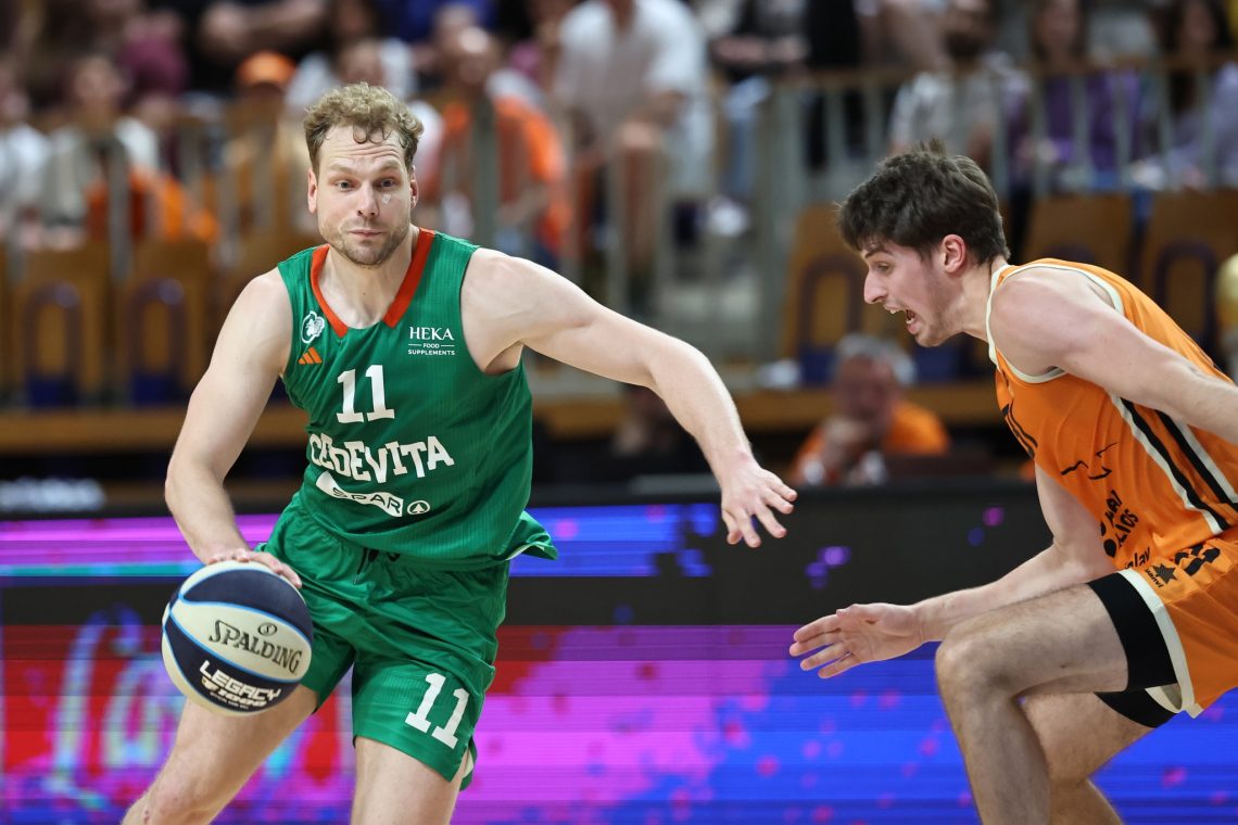 Cedevita Olimpija spet prvak in tretjič v nizu s trojčkom lovorik