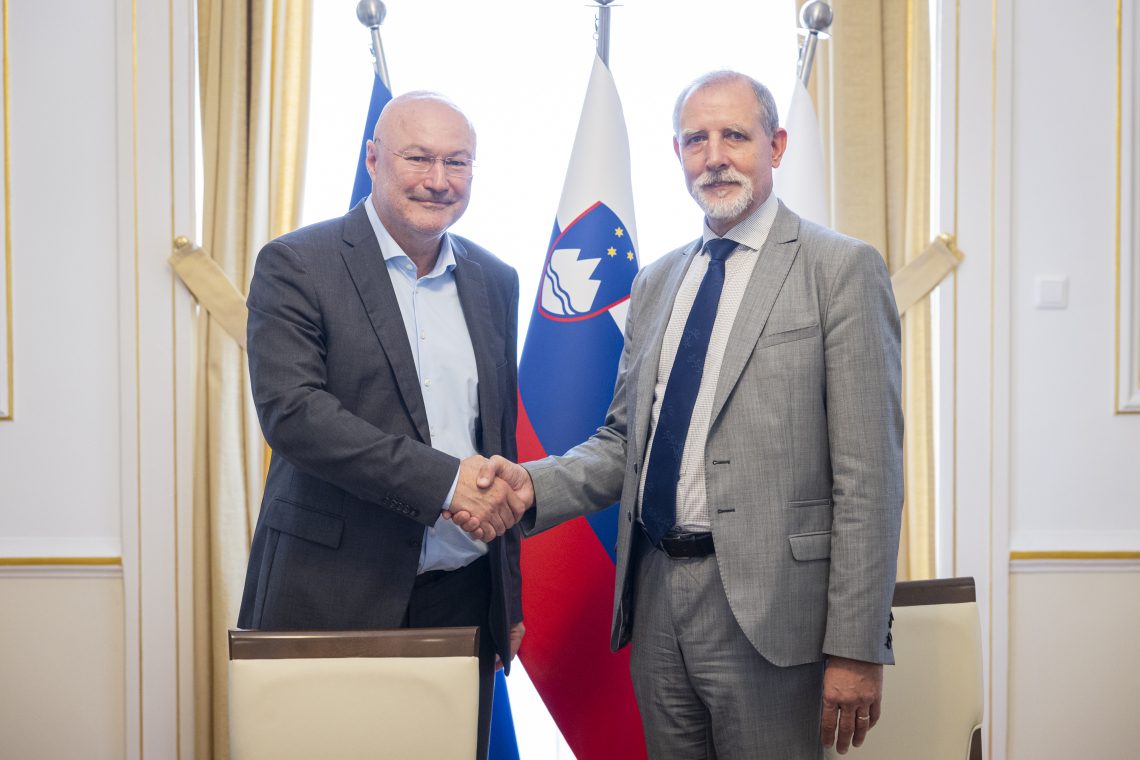 Univerza v Ljubljani in Strabag podpisala pogodbo o gradnji nove Veterinarske fakultete 