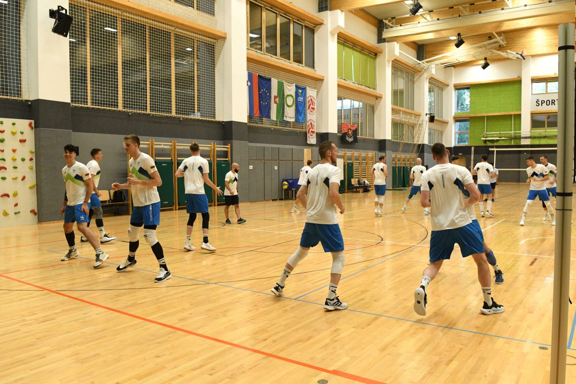 Kanada prvi tekmec slovenskih odbojkarjev na olimpijskih igrah