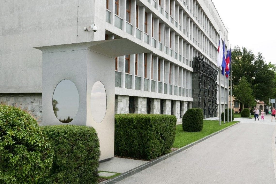 Nova podoba petih stražarskih hišk na različnih lokacijah po Ljubljani
