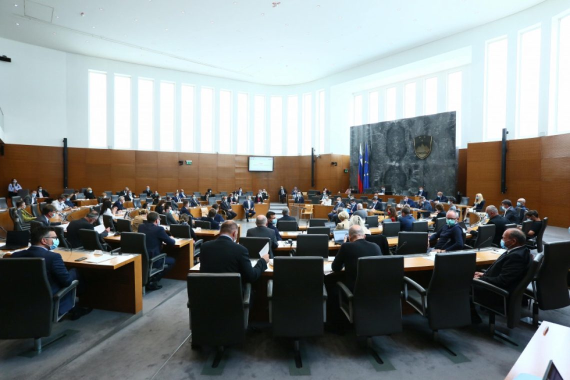 Za Svobodo ovadba predsednice DZ poskus diskreditacije, za Levico političen cirkus