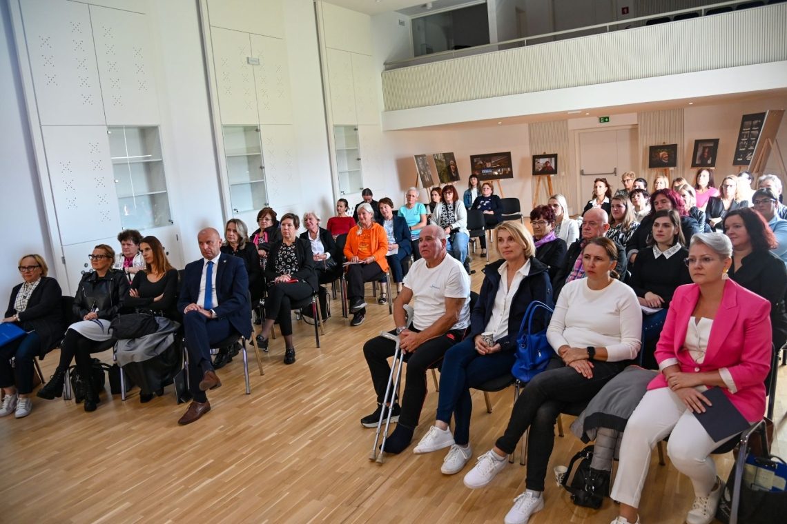 Ob svetovnem dnevu starejših v Krškem okrogla miza o skrbi za starostnike
