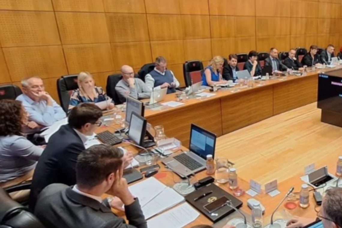 Mestni svet Kranja potrdil prve korake k proračunu za leto 2025 in imenovanja novih svetnikov