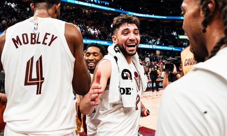 Cleveland še brez poraza v NBA, spodrsljaj San Antonia
