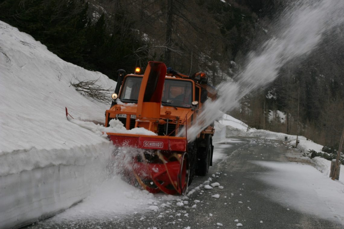 Začenja se zimsko vzdrževanje cest za varnejše poti v hladni sezoni