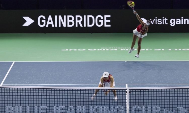 Japonska v četrtfinalu pokala BJK, Slovaška šokirala ZDA