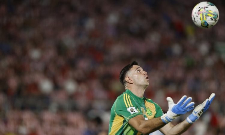 Argentina izgubila v Paragvaju, remi Brazilije v Venezueli
