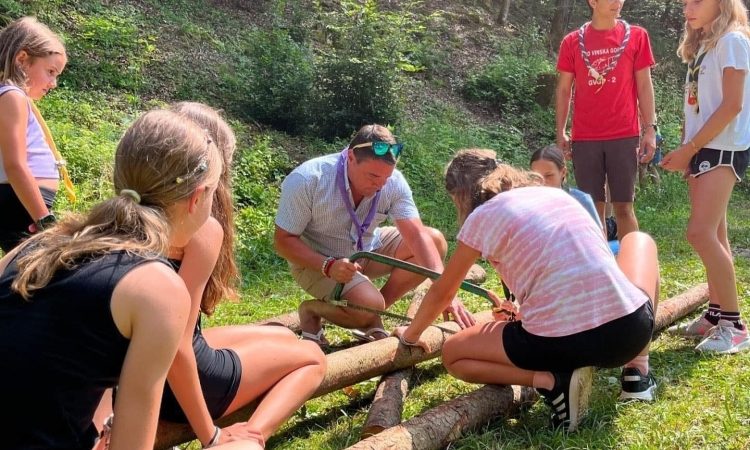 Velenjski taborniki med prejemniki plaket Državnega sveta za izjemen prispevek
