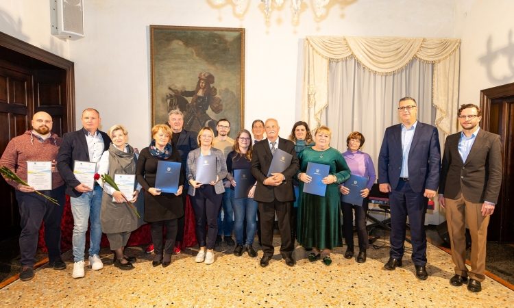V Kopru podelili priznanja naj prostovoljcem za leto 2024