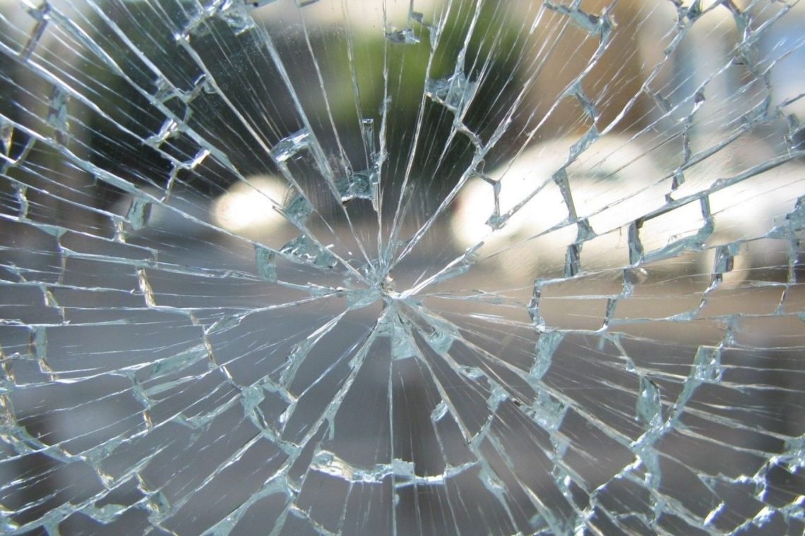 Policisti iščejo povzročitelja petkove nesreče na avtocestnem izvozu Kranj zahod