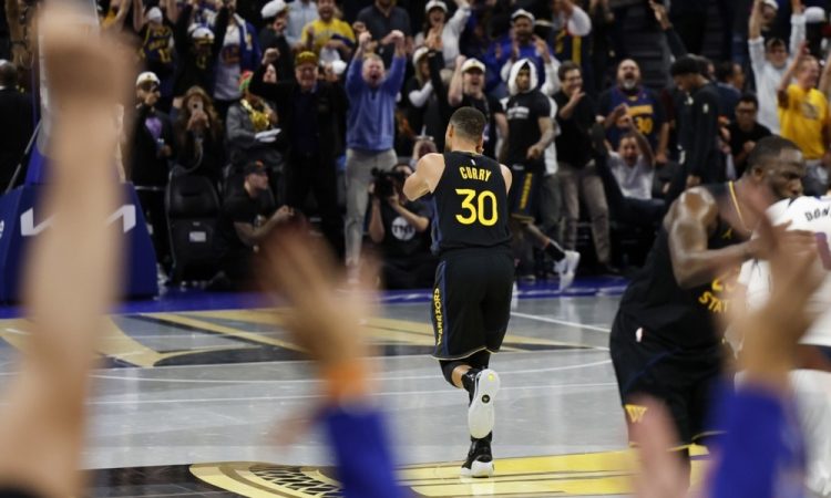 Dallas brez Dončića klonil v Sacramentu