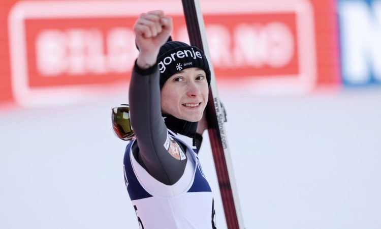 Nika Prevc v Oberstdorfu cilja na drugo skupno zmago na turneji