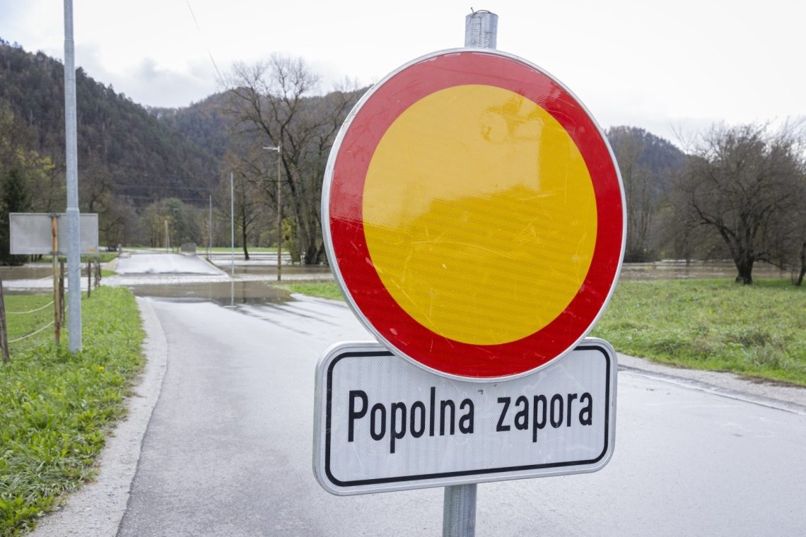 Zapora Verovškove ulice zaradi obnove vodovoda in ceste