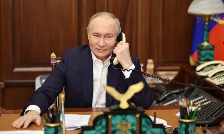 Trump napovedal srečanje s Putinom za končanje vojne v Ukrajini