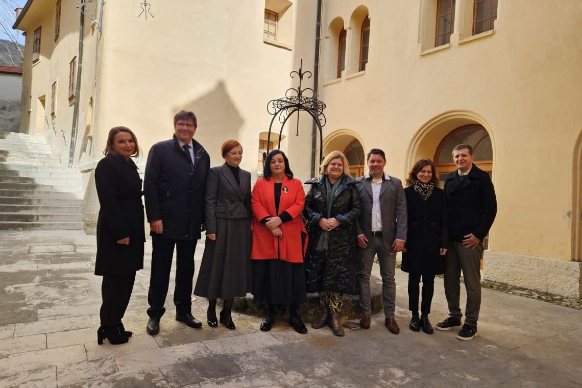 Grad Pišece bo prešel v upravljanje občine Brežice